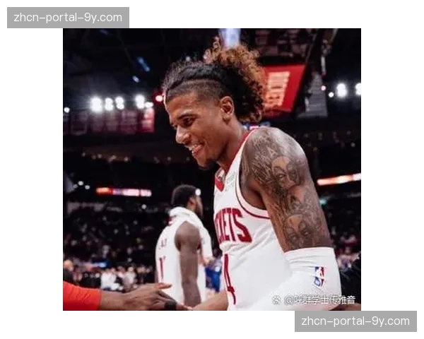 雄鹿队利拉德参加球队完整训练，医疗组对其超远三分出手的腿部发力感评估为良好